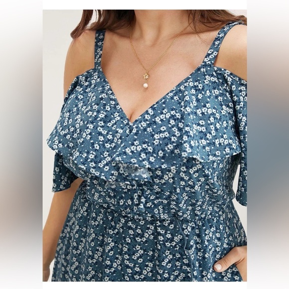 BloomChic Plus Size 3XL Floral Blue Cold Shoulder Dress us22-24 - Picture 5 of 10